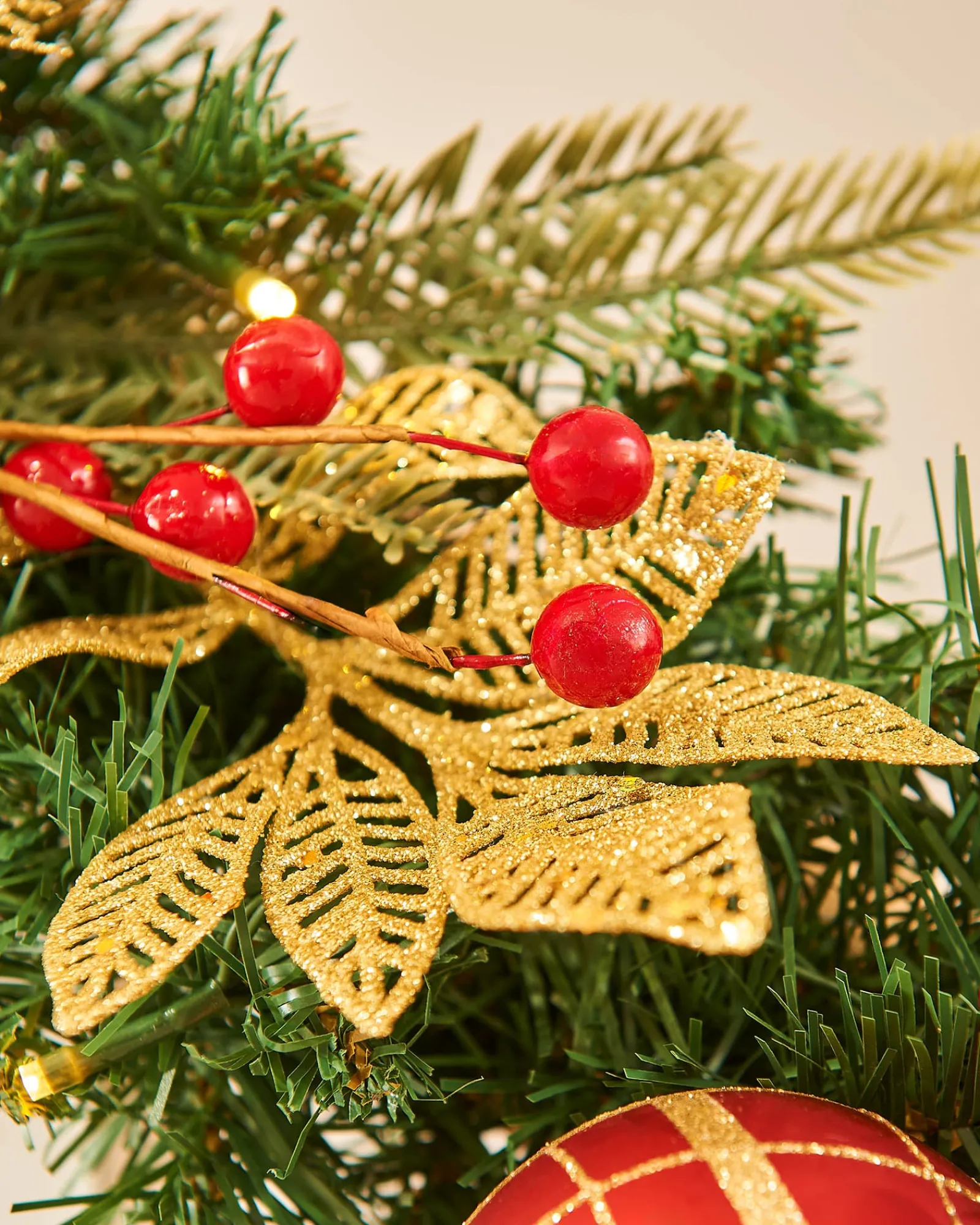 WeRChristmas Pre-Lit Decorated Garland, Red/Gold, 9 Ft