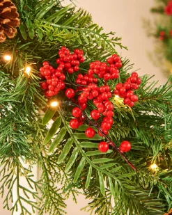 WeRChristmas Pre-Lit Decorated Garland, Pinecones & Berries, 9 Ft