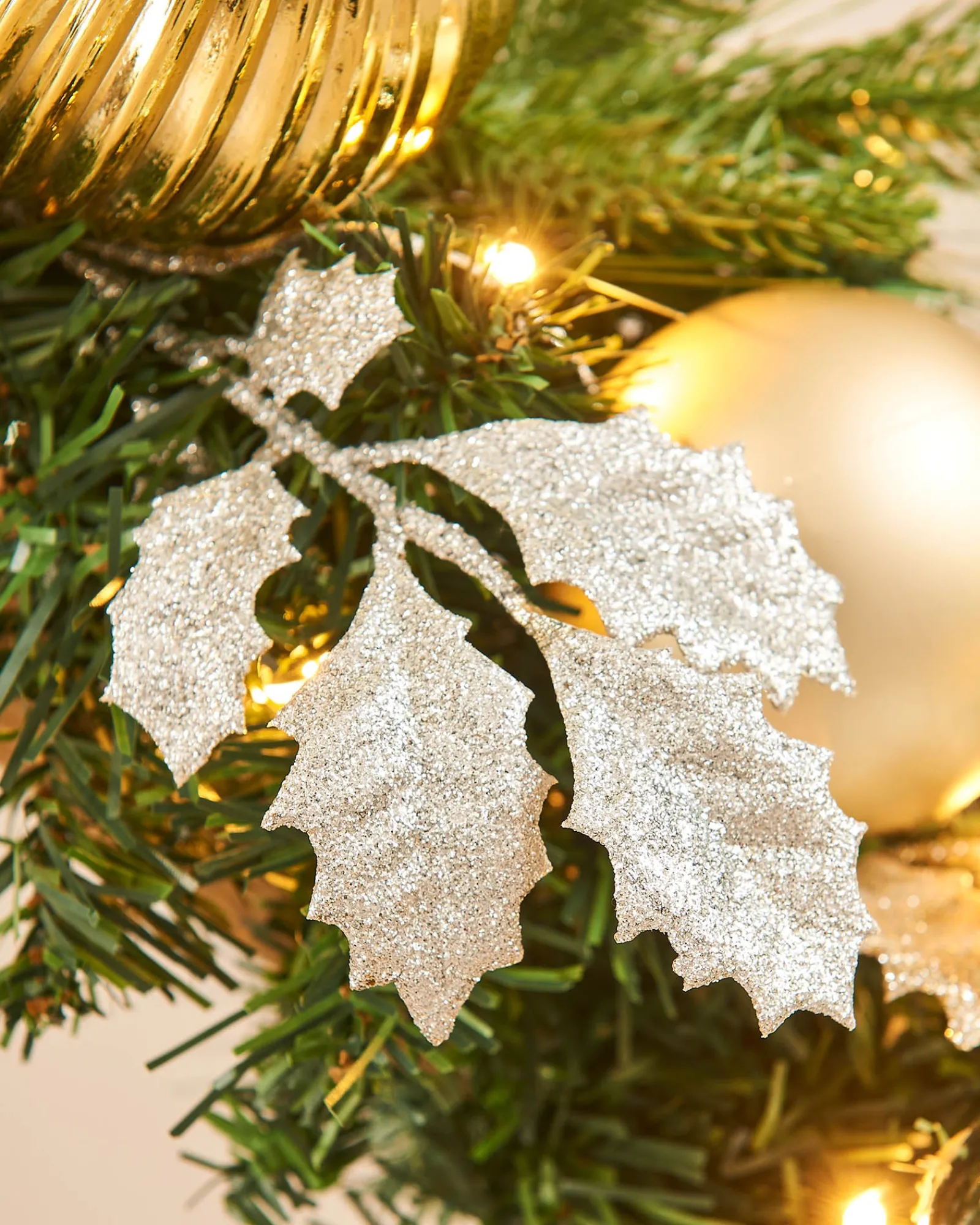 WeRChristmas Pre-Lit Decorated Garland, Silver/Champagne/Gold, 9 Ft