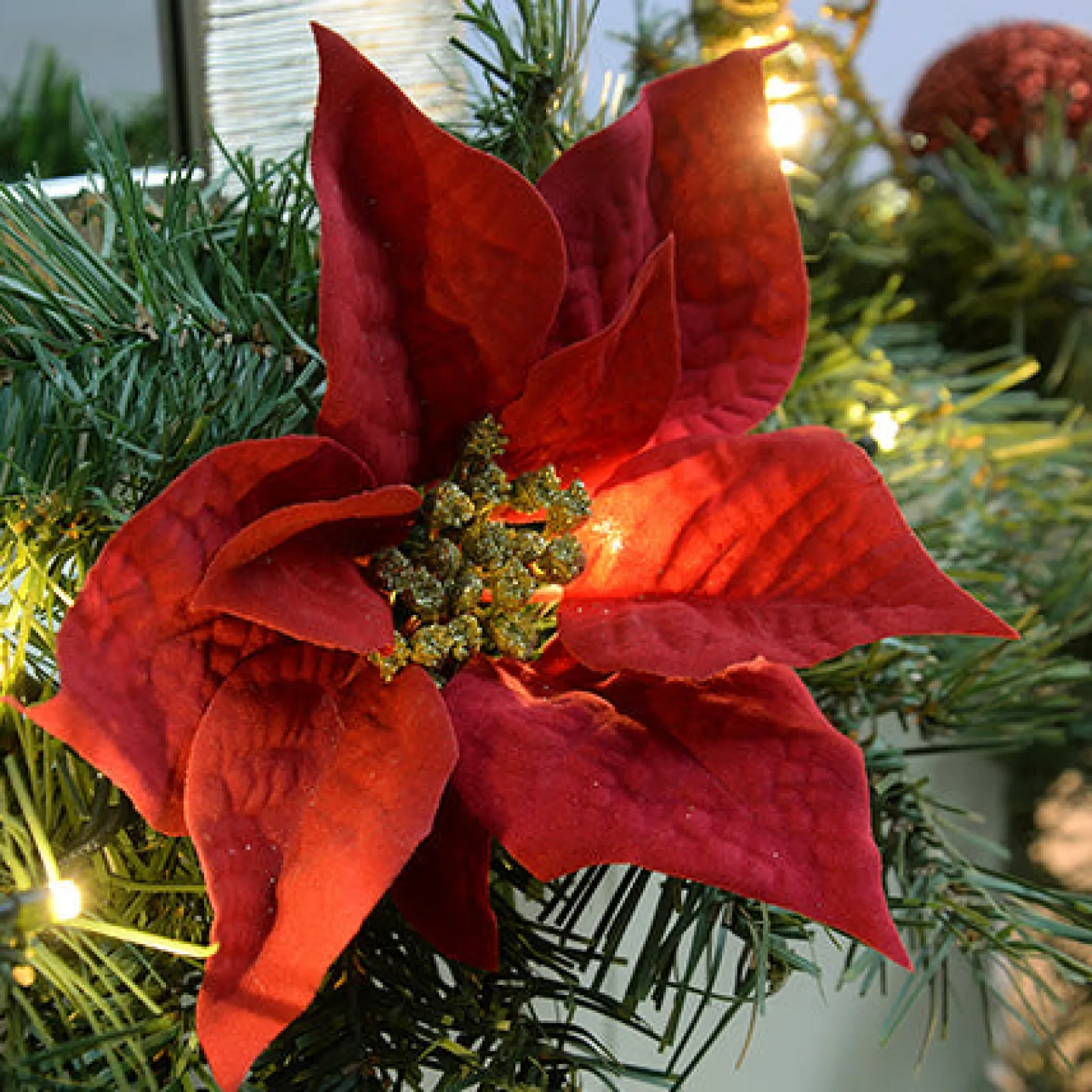 WeRChristmas Pre-Lit Decorated Garland, Red/Gold, 9 Ft