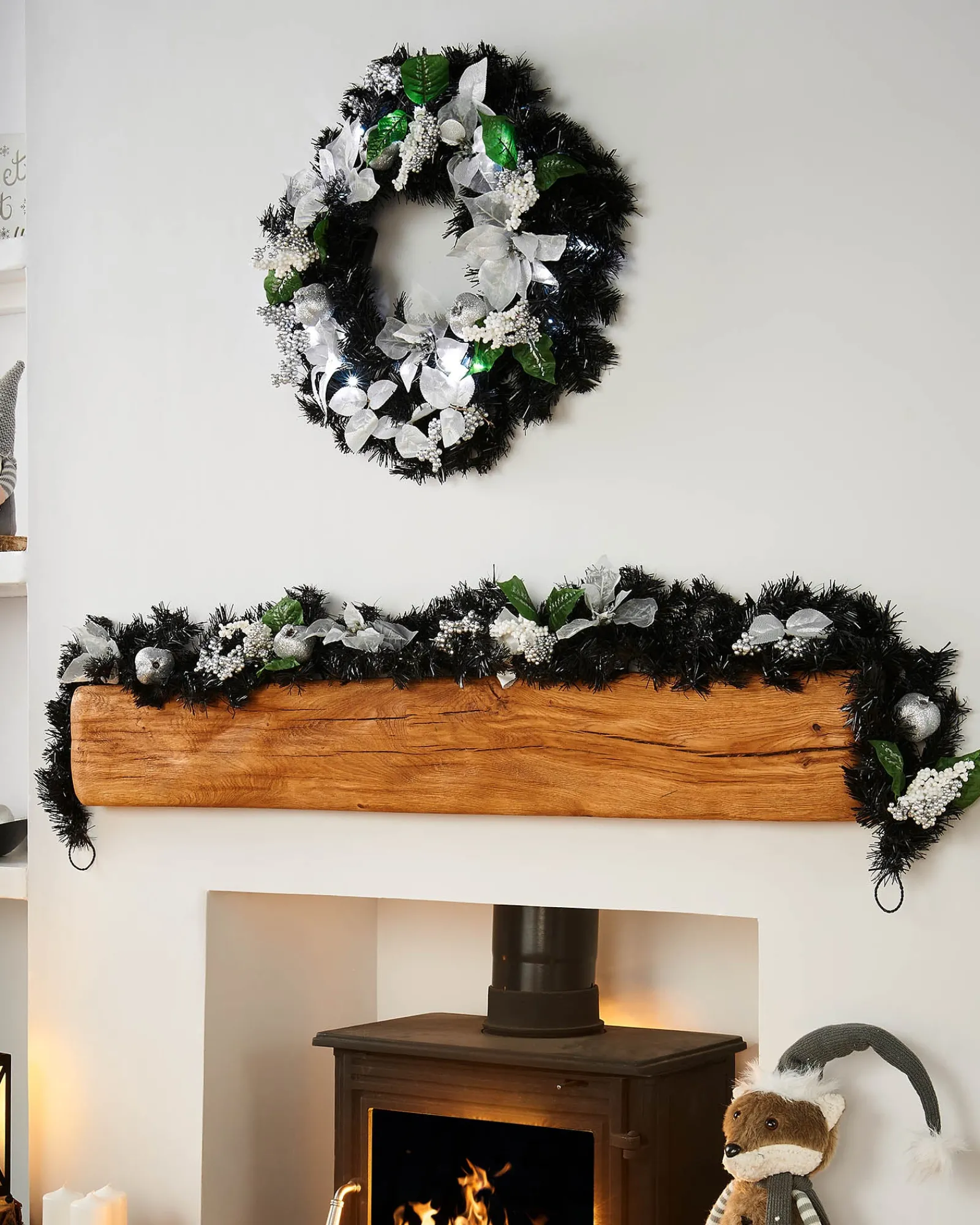 WeRChristmas Pre-Lit Decorated Wreath, Black/Silver, 60 Cm