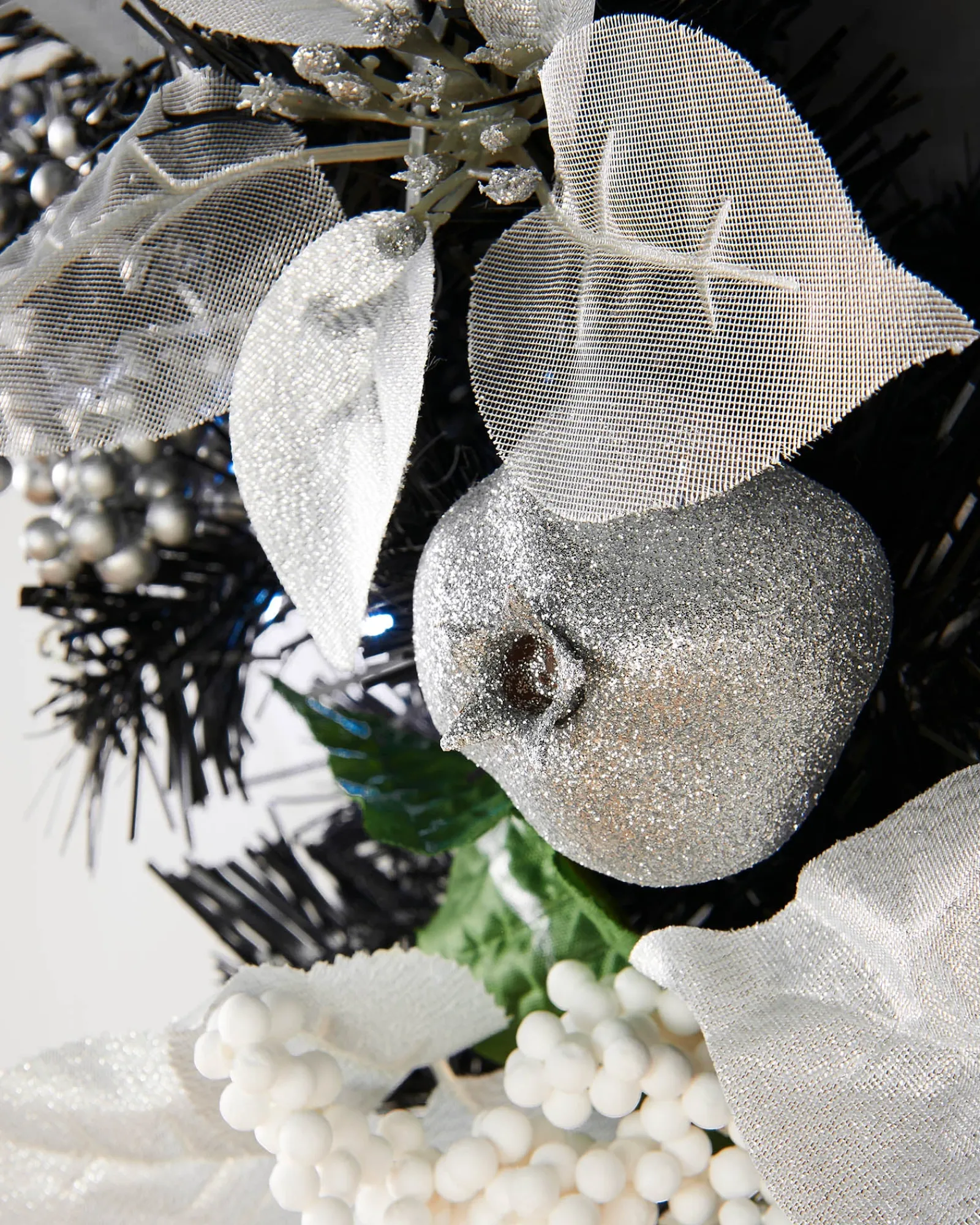 WeRChristmas Pre-Lit Decorated Wreath, Black/Silver, 60 Cm
