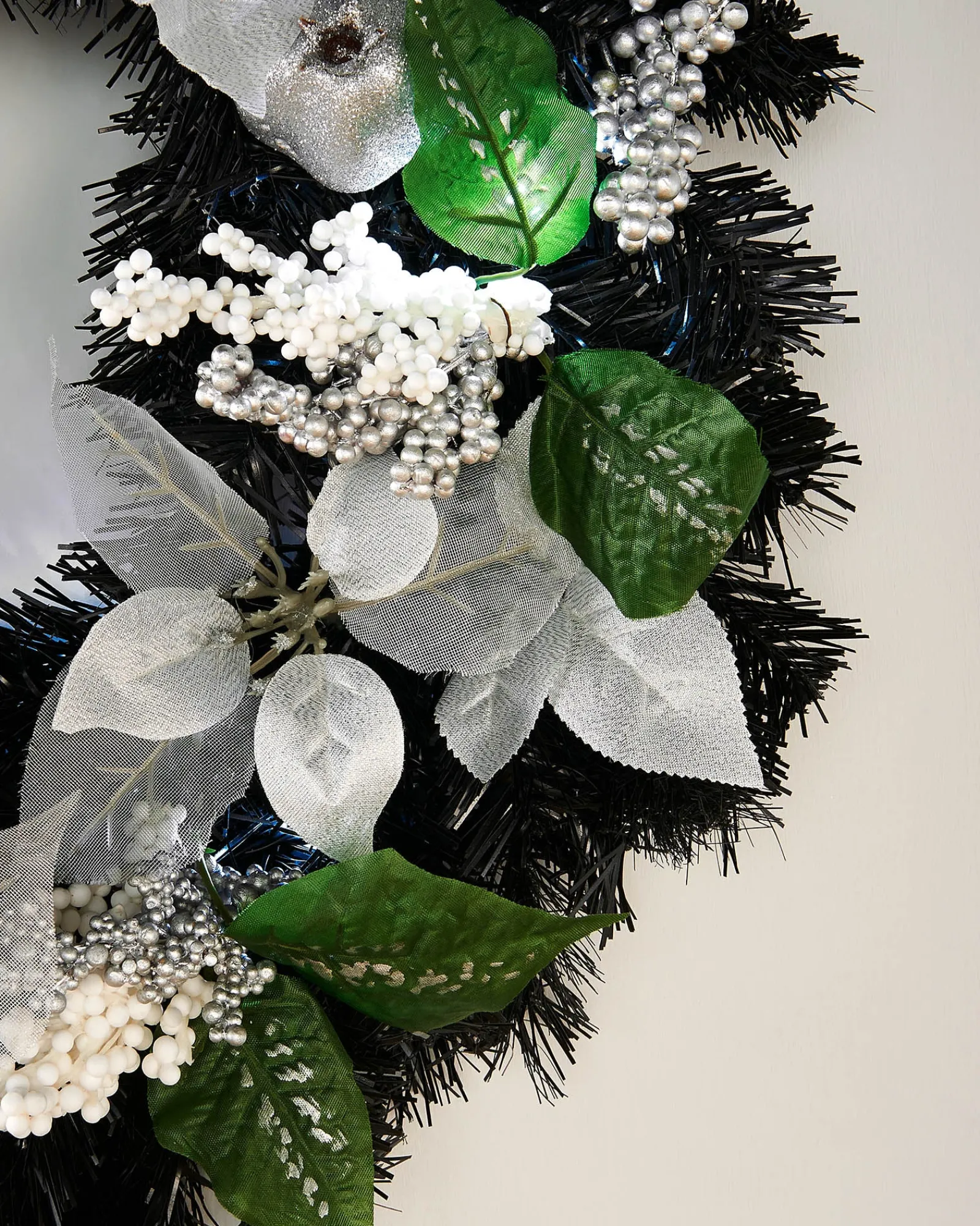WeRChristmas Pre-Lit Decorated Wreath, Black/Silver, 60 Cm