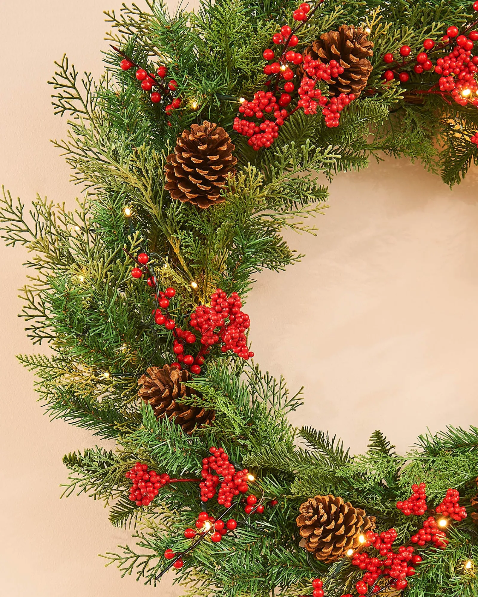 WeRChristmas Pre-Lit Decorated Wreath, Pinecones & Berries, 76 Cm