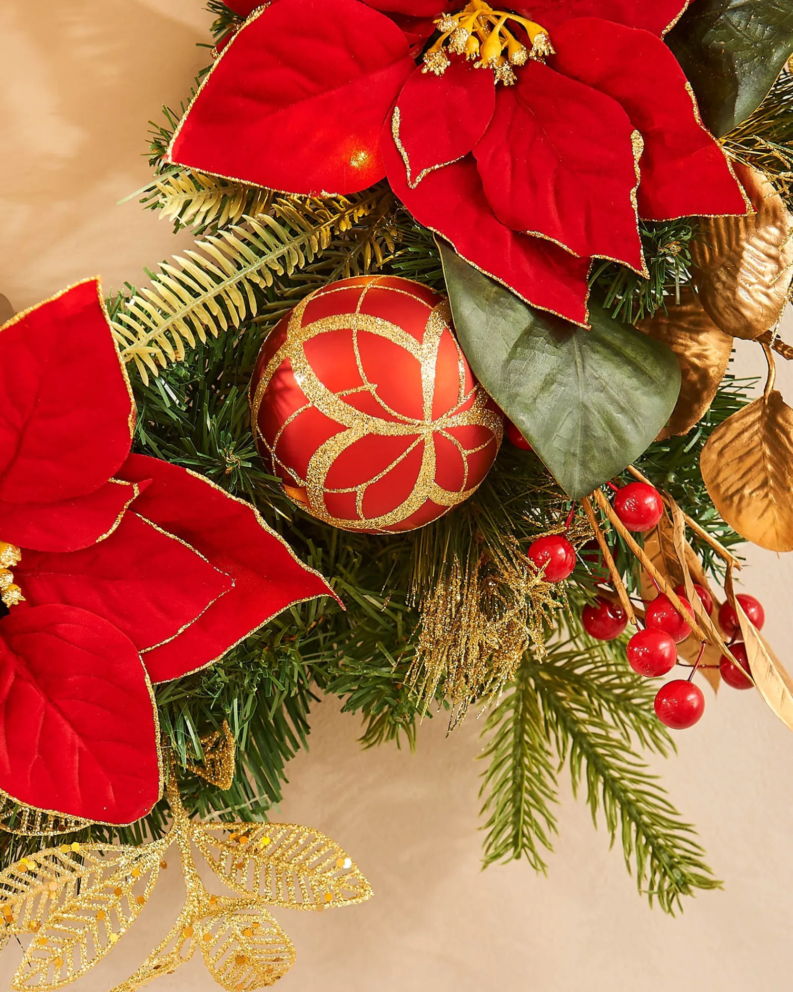 WeRChristmas Pre-Lit Decorated Wreath, Red/Gold, 60 Cm
