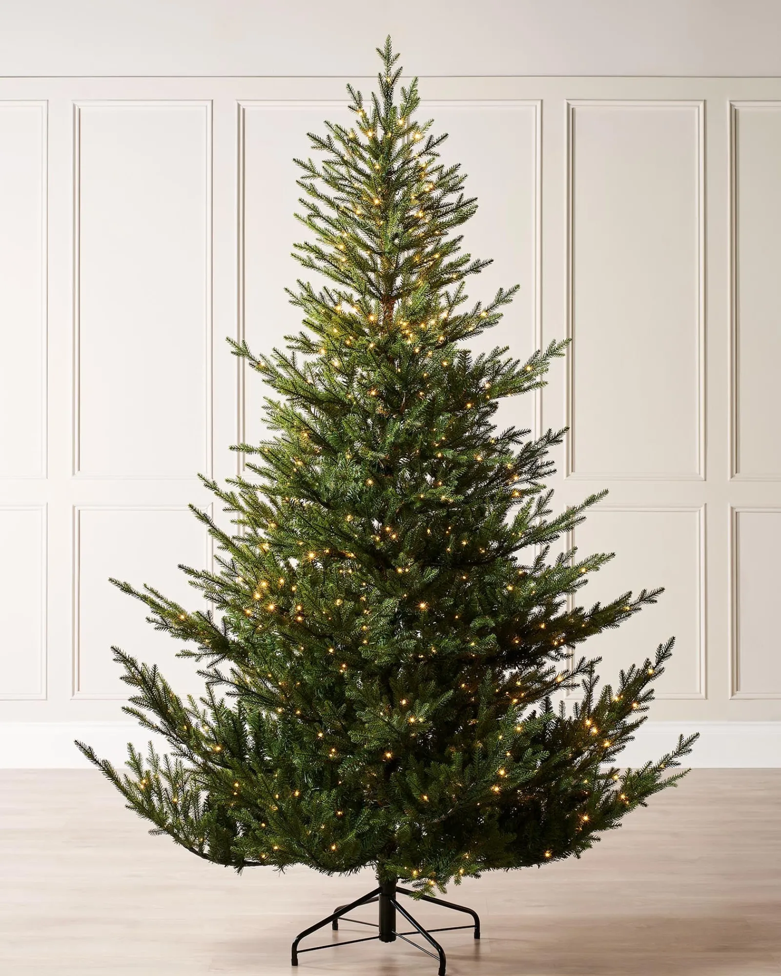 WeRChristmas Pre-Lit Douglas Fir Christmas Tree, 6 Ft
