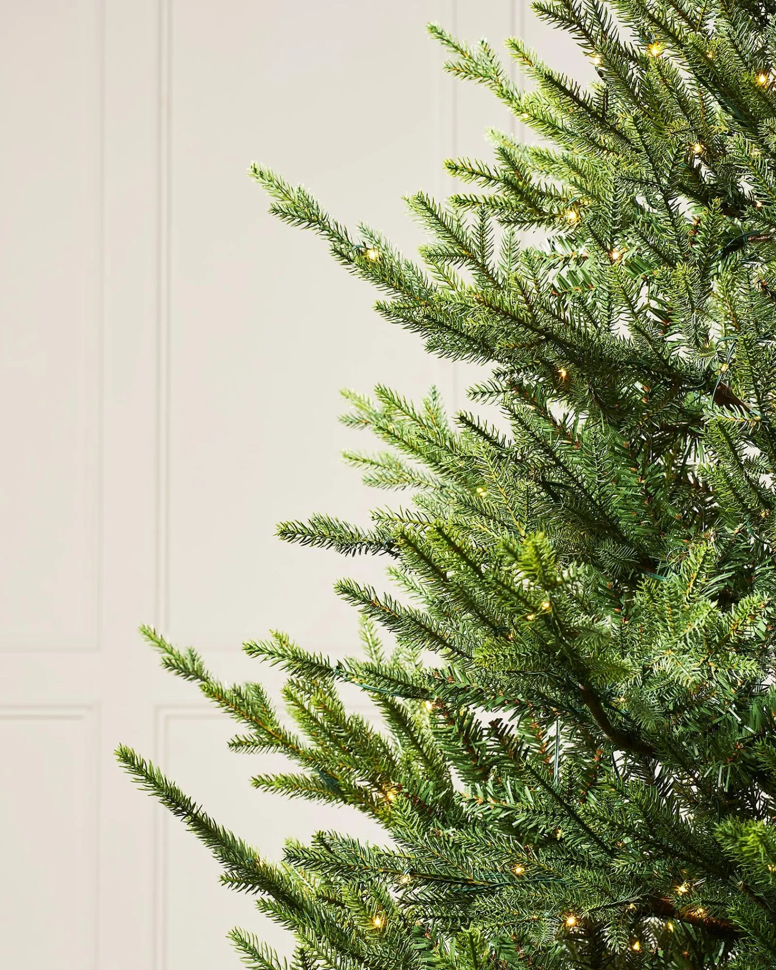 WeRChristmas Pre-Lit Douglas Fir Christmas Tree, 6 Ft
