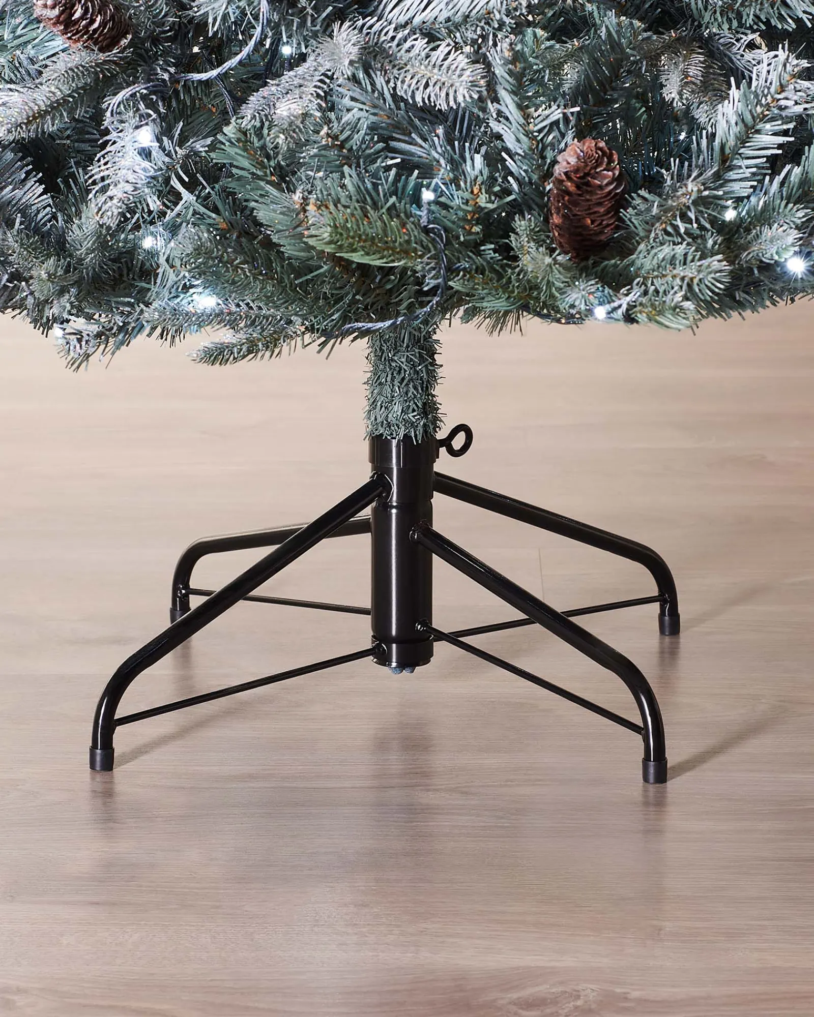 WeRChristmas Pre-Lit Edwardian Spruce Multi-Function Christmas Tree, 5 Ft