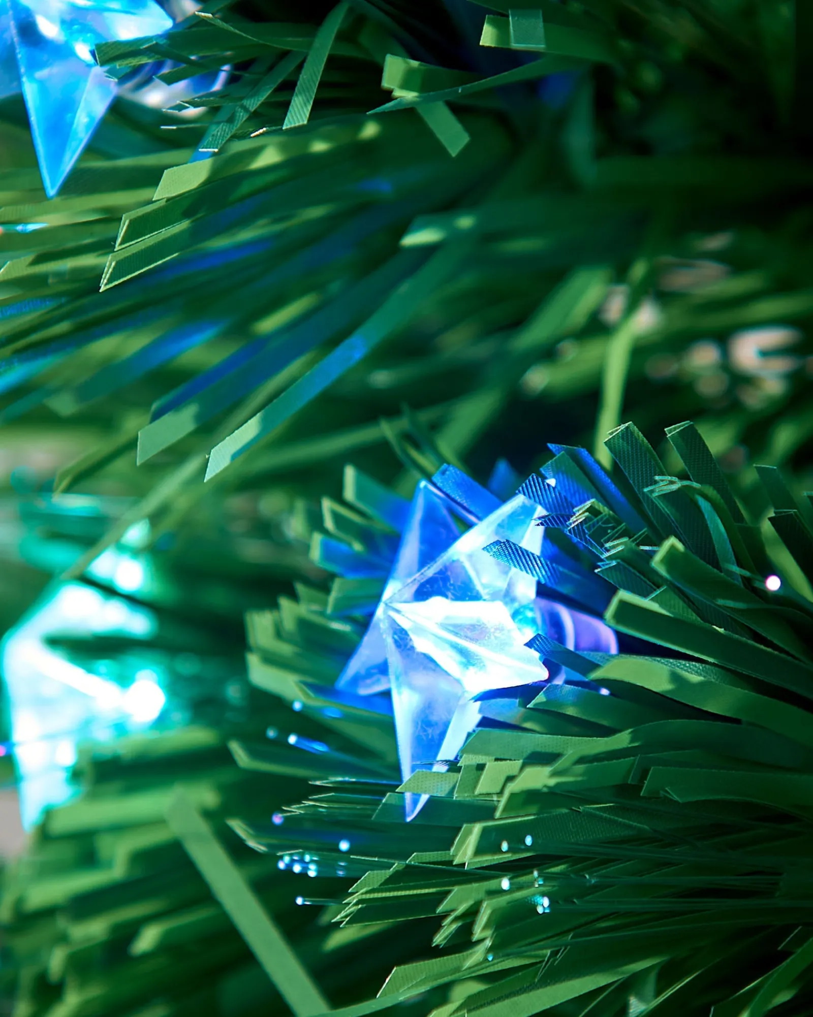 WeRChristmas Pre-Lit Fibre Optic Pencil Christmas Tree With Multi-Coloured LED Stars, 5 Ft