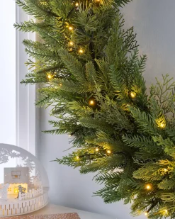 WeRChristmas Pre-Lit Fir Wreath, 1 M