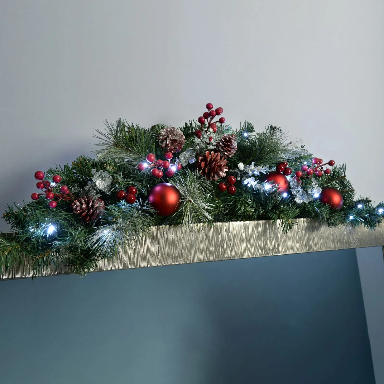 WeRChristmas Pre-Lit Frosted Decorated Arch Garland With 20 Cool White LEDs, 3 Ft