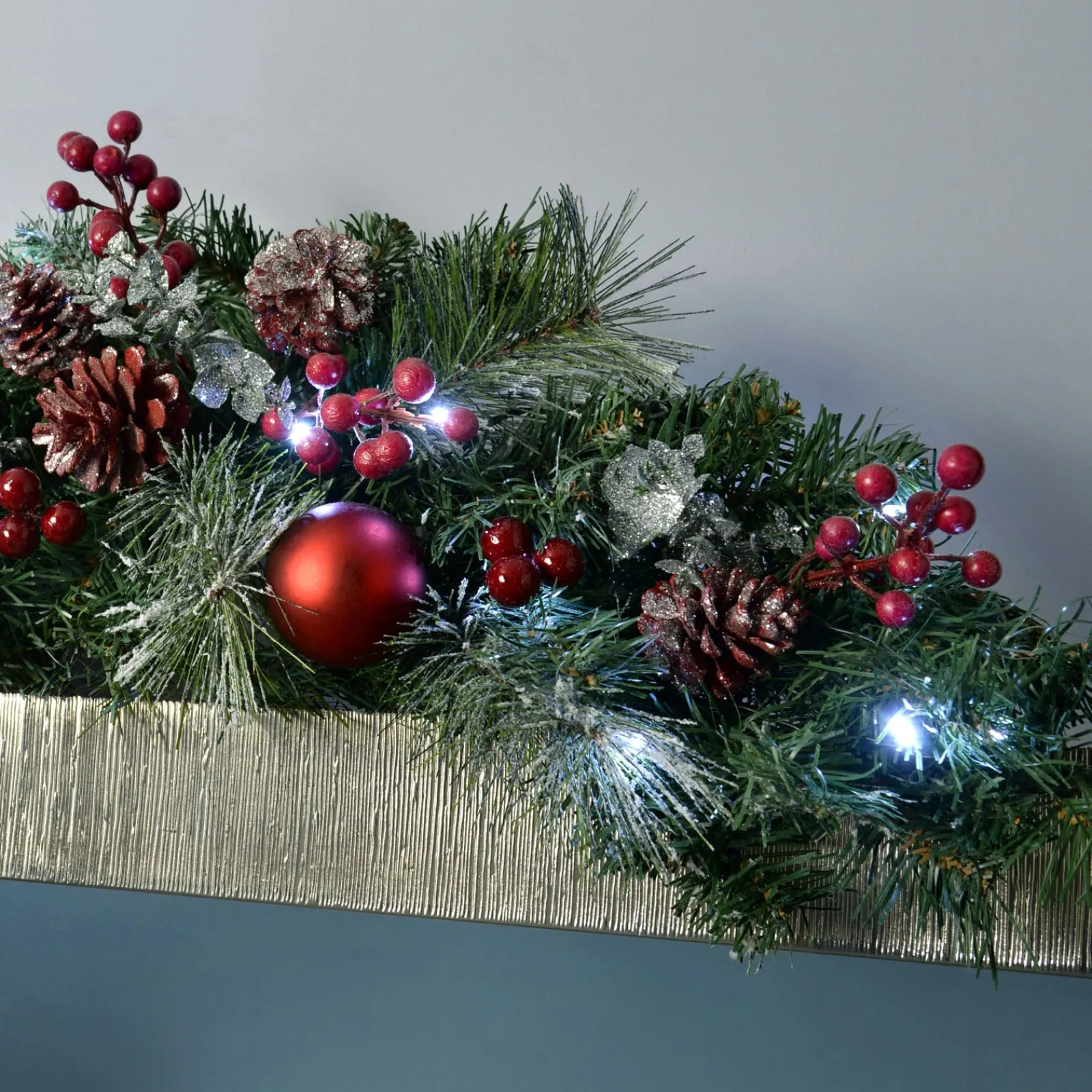 WeRChristmas Pre-Lit Frosted Decorated Arch Garland With 20 Cool White LEDs, 3 Ft
