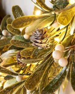 WeRChristmas Pre-Lit Frosted Mistletoe Wreath, 76 Cm