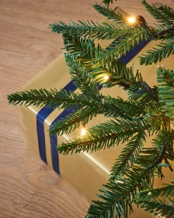 WeRChristmas Pre-Lit Grand Alaskan Fir Christmas Tree, 7 Ft