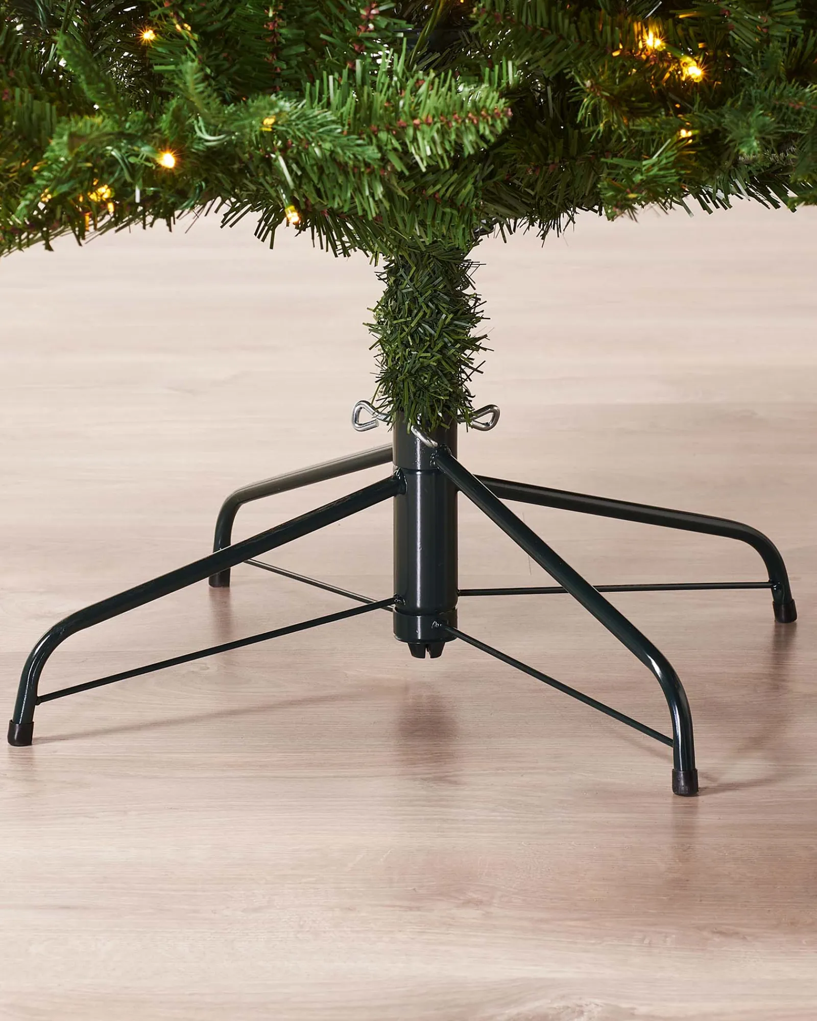WeRChristmas Pre-lit Grand Alaskan Fir Christmas Tree, Dual Warm White, 8 Ft