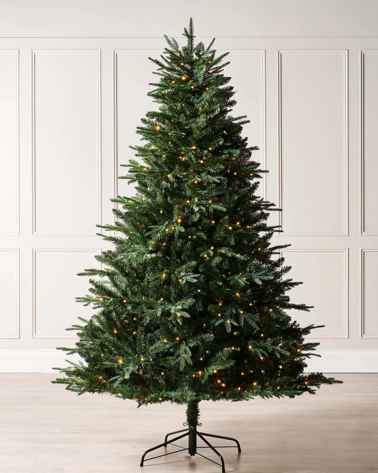 WeRChristmas Pre-lit Grand Alaskan Fir Christmas Tree, Dual Warm White, 9 Ft