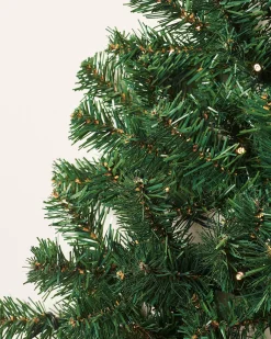 WeRChristmas Pre-Lit Green Wall Mounted Christmas Tree, 4 Ft