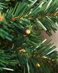 WeRChristmas Pre-Lit Green Wall Mounted Christmas Tree, 4 Ft