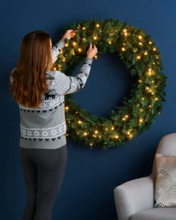 WeRChristmas Pre-Lit Majestic Wreath, 1 M