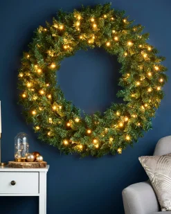 WeRChristmas Pre-Lit Majestic Wreath, 1 M