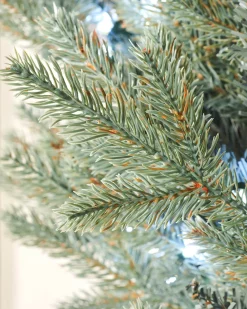 WeRChristmas Pre-Lit Mixed Pine Blue Wreath, 1 M