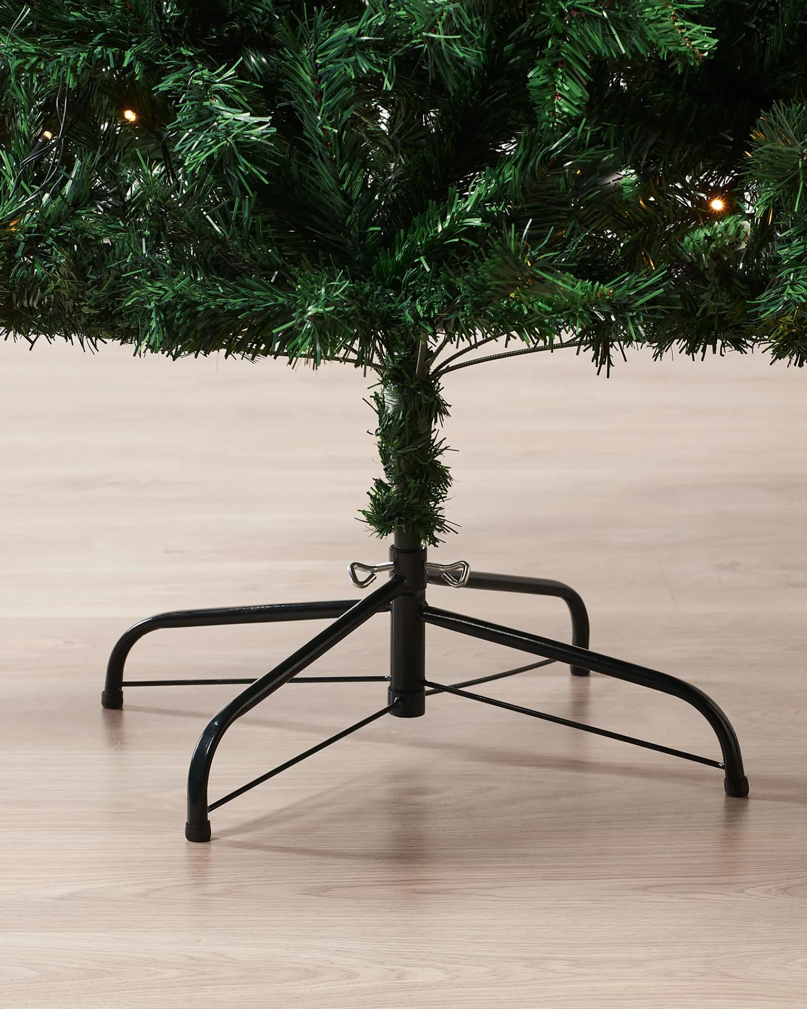WeRChristmas Pre-Lit Mixed Pine Christmas Tree, 6 Ft