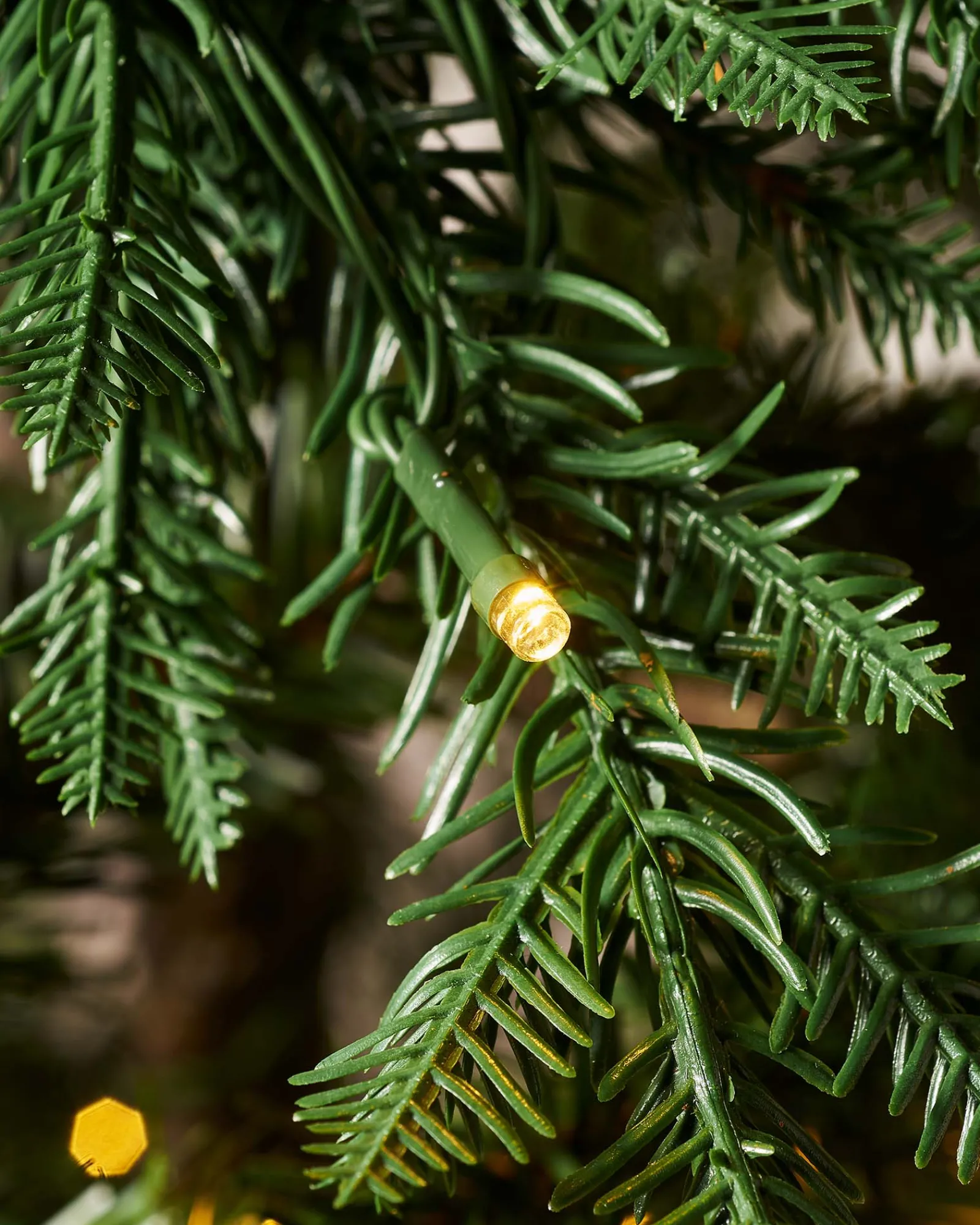 WeRChristmas Pre-Lit Mixed Pine Natural Bark Christmas Tree, 6 Ft