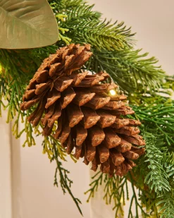 WeRChristmas Pre-Lit Mixed Tip Garland, Pinecones & Berries, 9 Ft