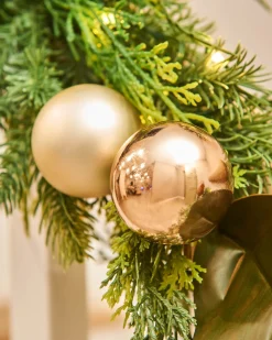 WeRChristmas Pre-Lit Mixed Tip Garland, Pinecones & Berries, 9 Ft