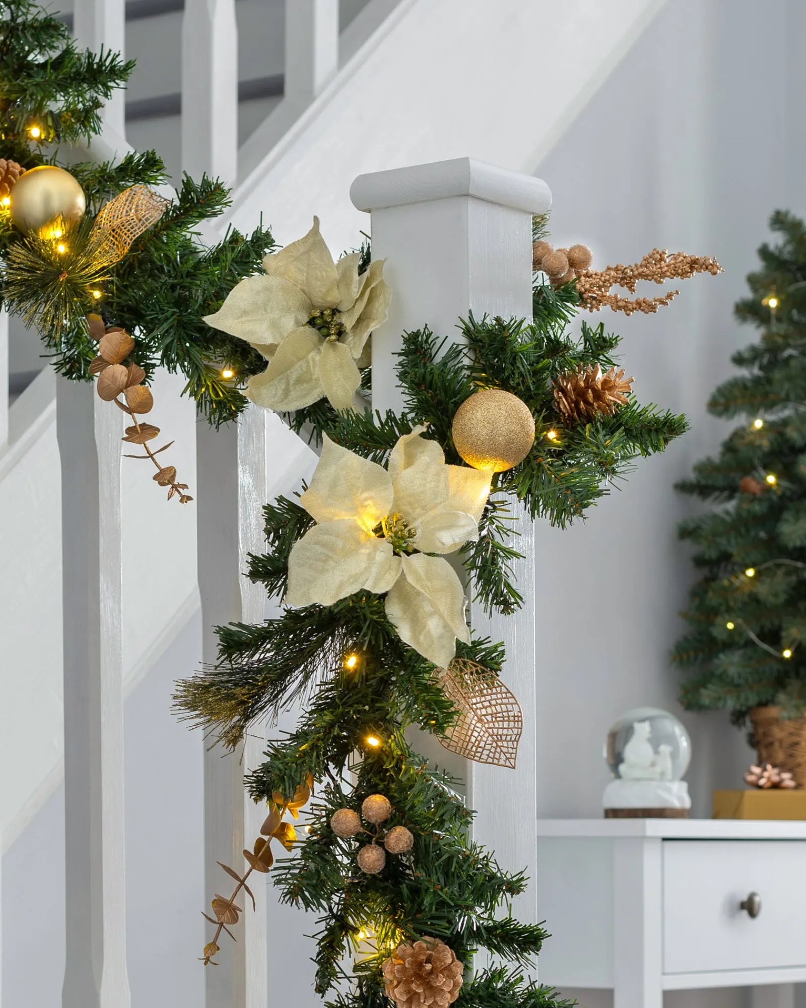 WeRChristmas Pre-Lit Multi-Function Decorated Garland, Cream/Gold, 9 Ft
