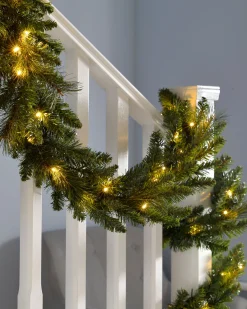 WeRChristmas Pre-Lit Multi-Function Garland, 18 Ft