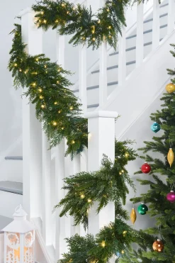 WeRChristmas Pre-Lit Natural Fir Garland, 18 Ft