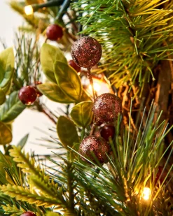 WeRChristmas Pre-Lit Natural Mixed Tip Wreath, 60 Cm