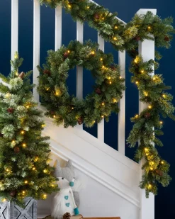 WeRChristmas Pre-Lit Natural Pine Wreath, 60 Cm