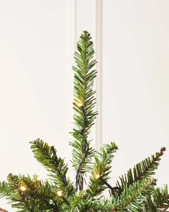 WeRChristmas Pre-Lit Pines & Berries Potted Christmas Tree, 4.5 Ft