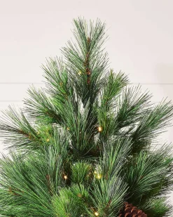 WeRChristmas Pre-Lit Portland Spruce Christmas Tree, 7.5 Ft