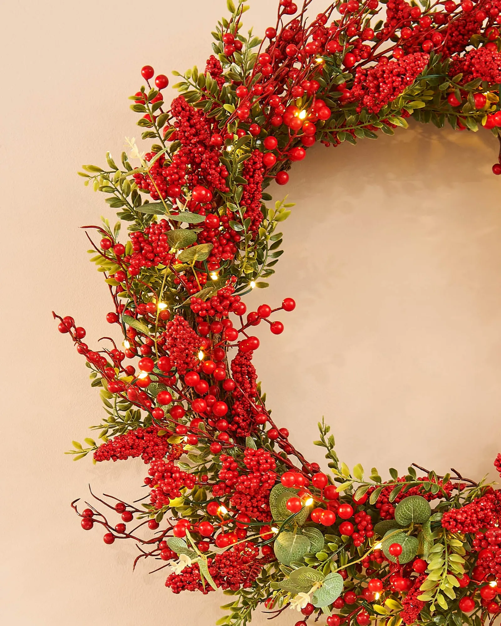 WeRChristmas Pre-Lit Red Berry Wreath, 76 Cm