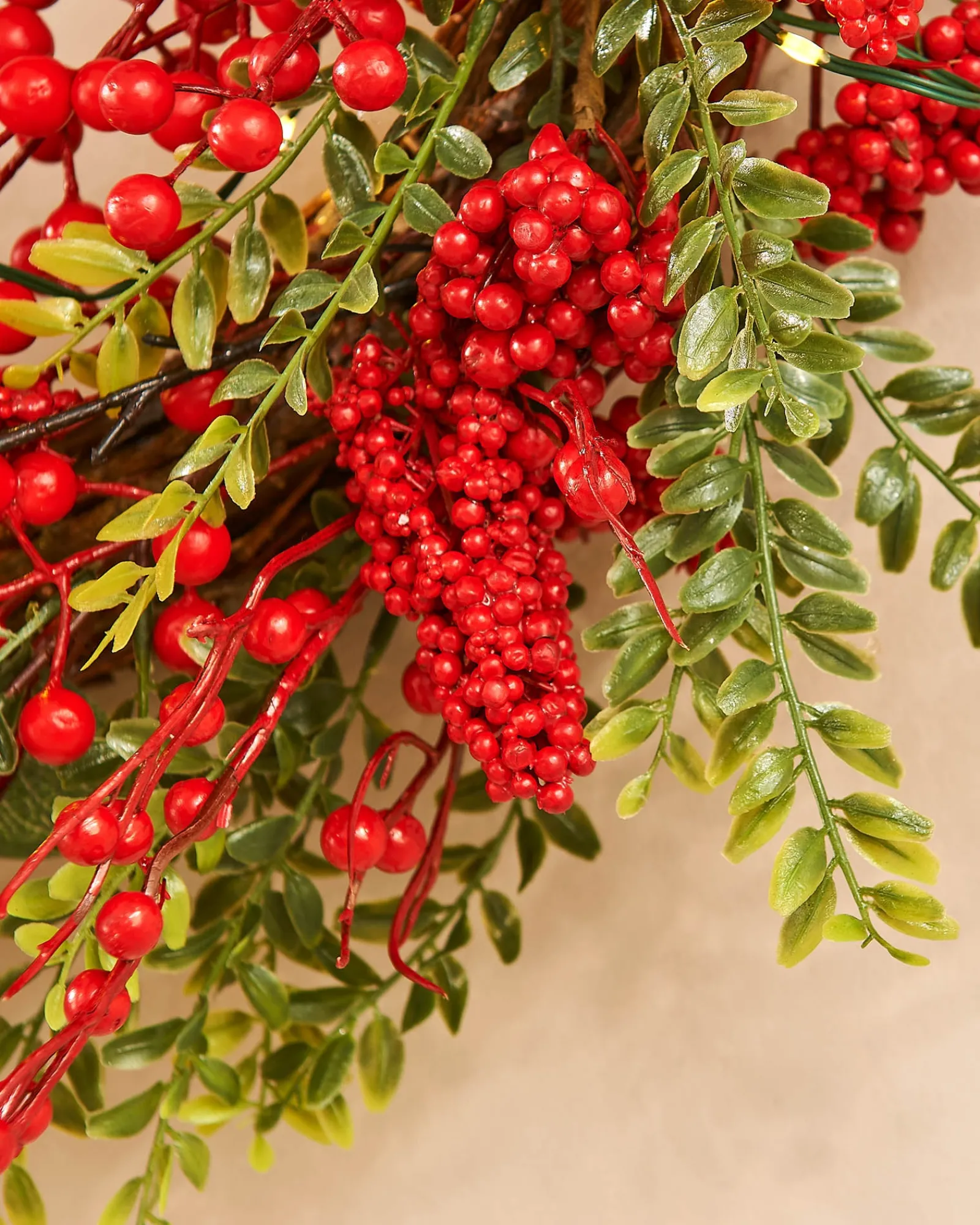 WeRChristmas Pre-Lit Red Berry Wreath, 76 Cm