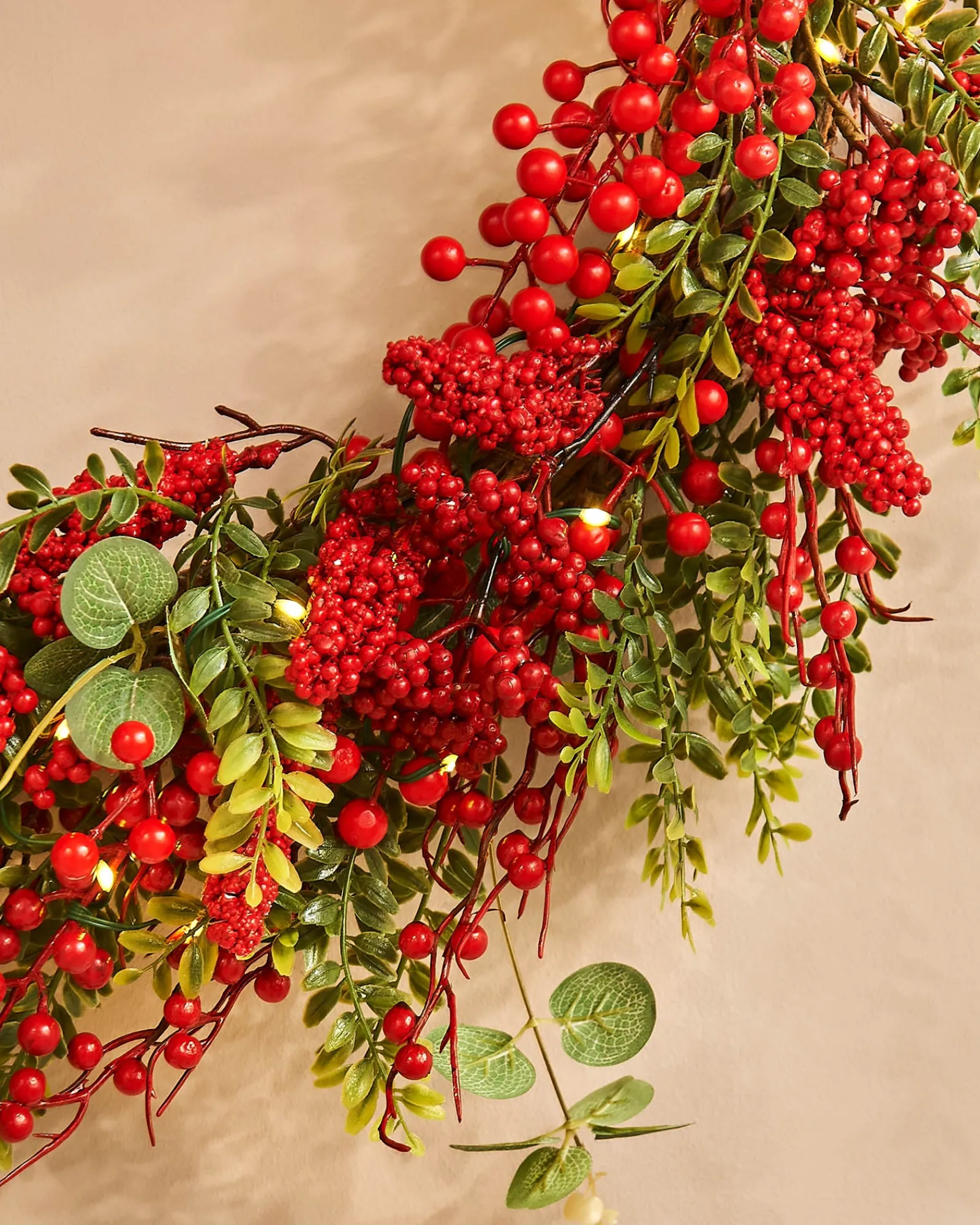 WeRChristmas Pre-Lit Red Berry Wreath, 76 Cm