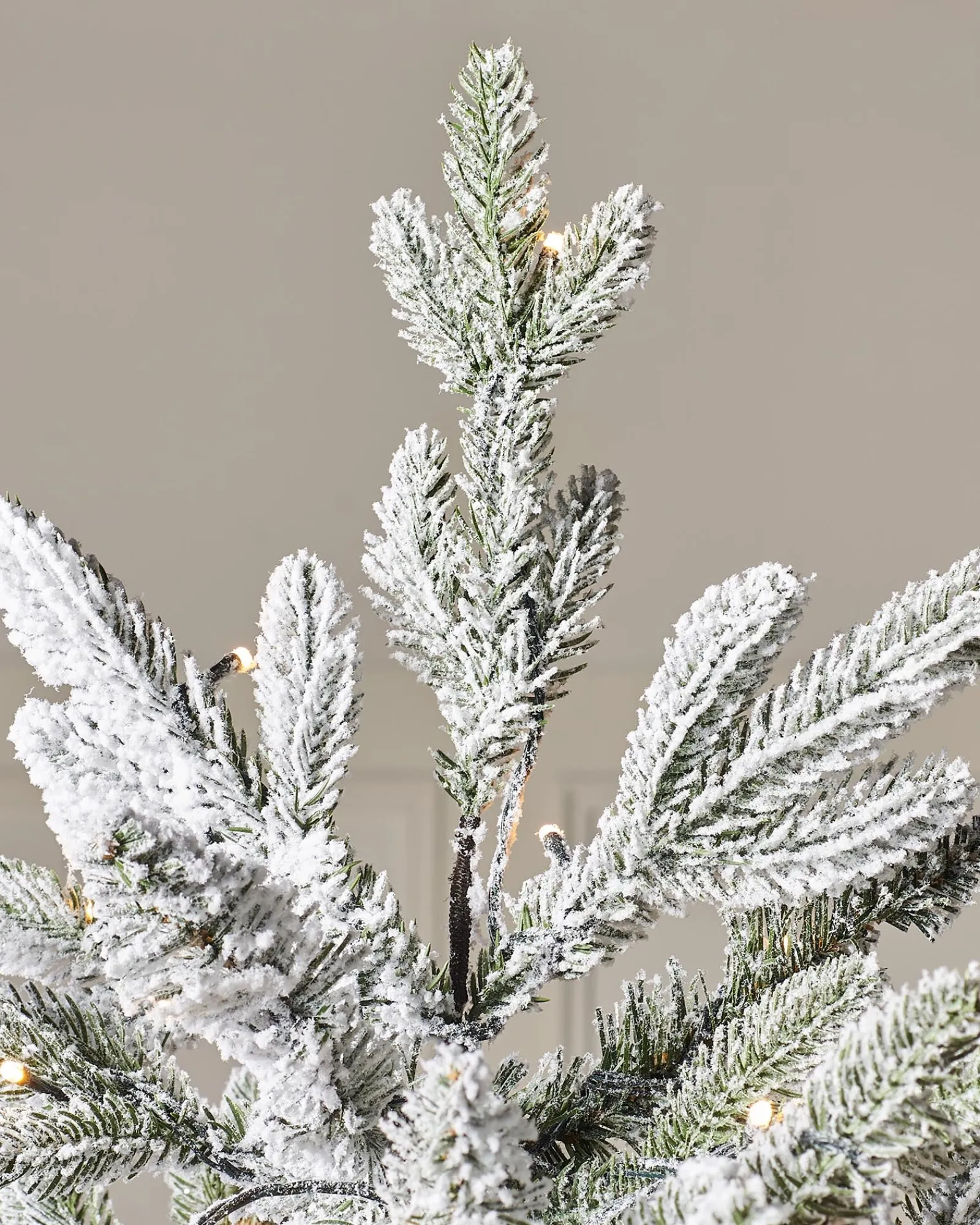 WeRChristmas Pre-Lit Snow Flocked Christmas Tree, 7.5 Ft