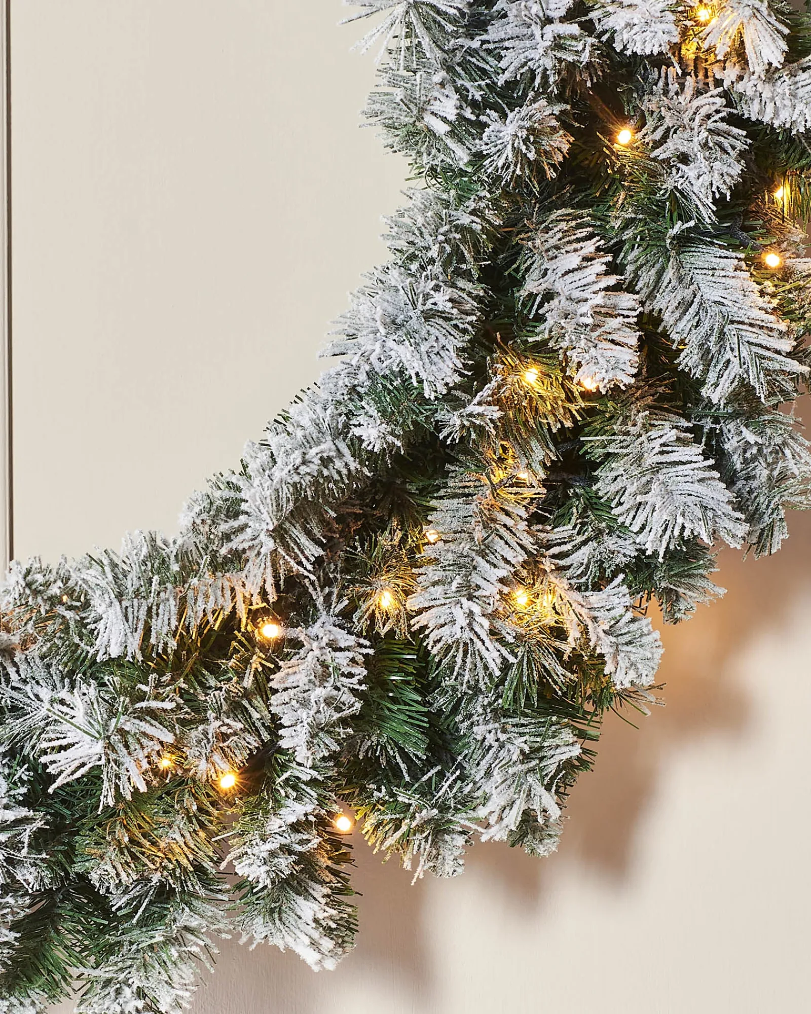 WeRChristmas Pre-Lit Snow Flocked Majestic Wreath, 1 M