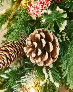 WeRChristmas Pre-Lit Snow Flocked Mixed Tip Wreath, 60 Cm