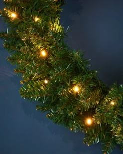 WeRChristmas Pre-Lit Timberland Spruce Wreath, 60 Cm