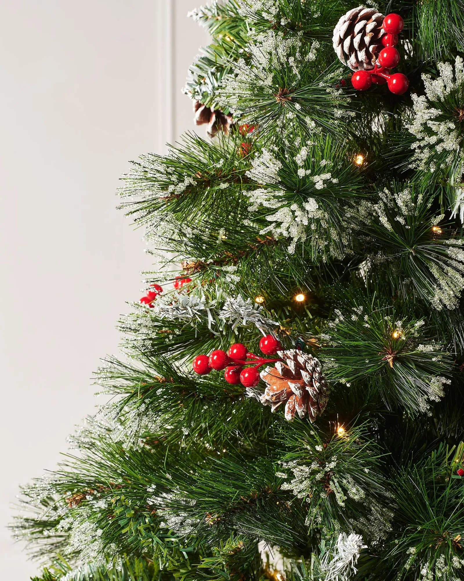 WeRChristmas Pre-Lit Victorian Frosted Berries & Pinecones Christmas Tree, 6 Ft