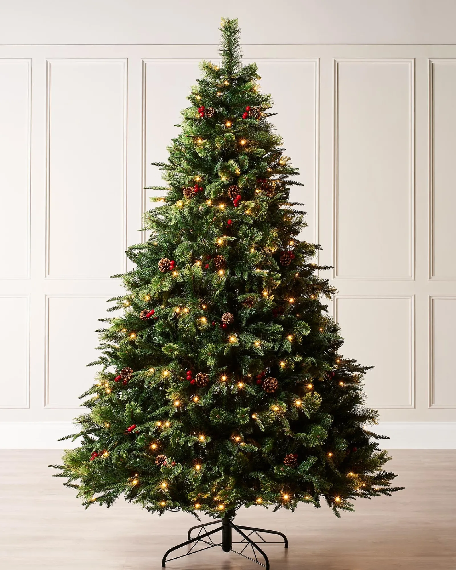 WeRChristmas Pre-Lit Victorian Mixed Tip Berries & Pinecones Christmas Tree, 5 Ft