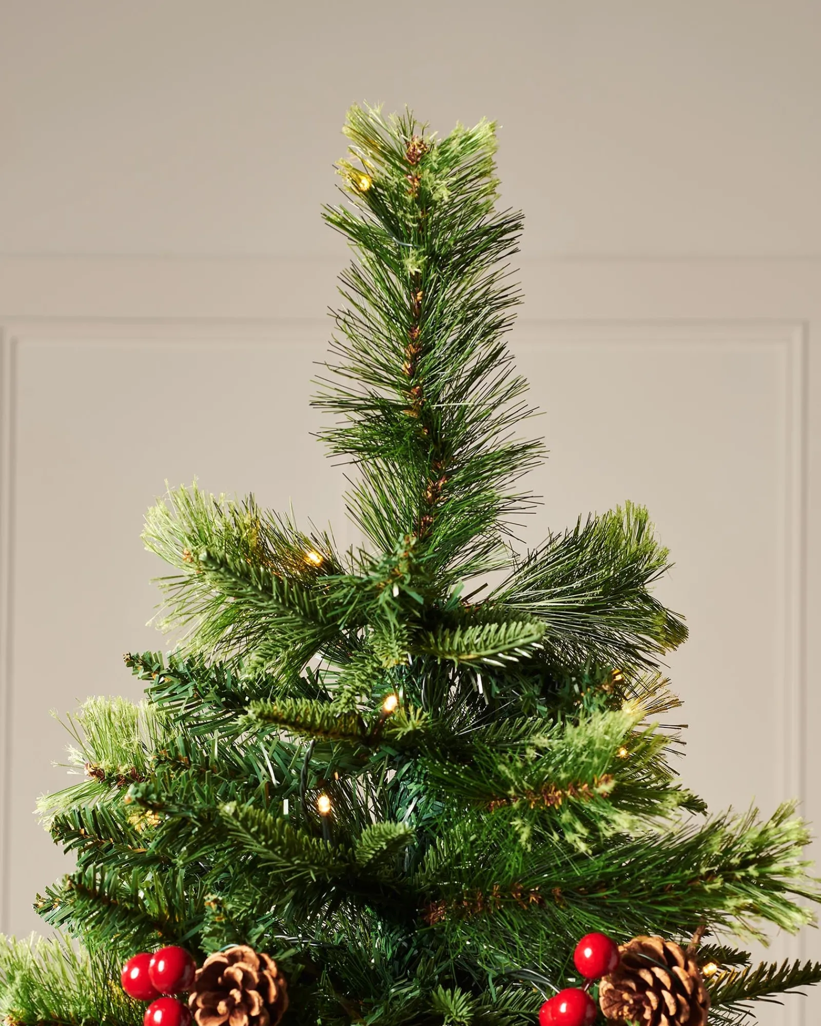 WeRChristmas Pre-Lit Victorian Mixed Tip Berries & Pinecones Christmas Tree, 5 Ft