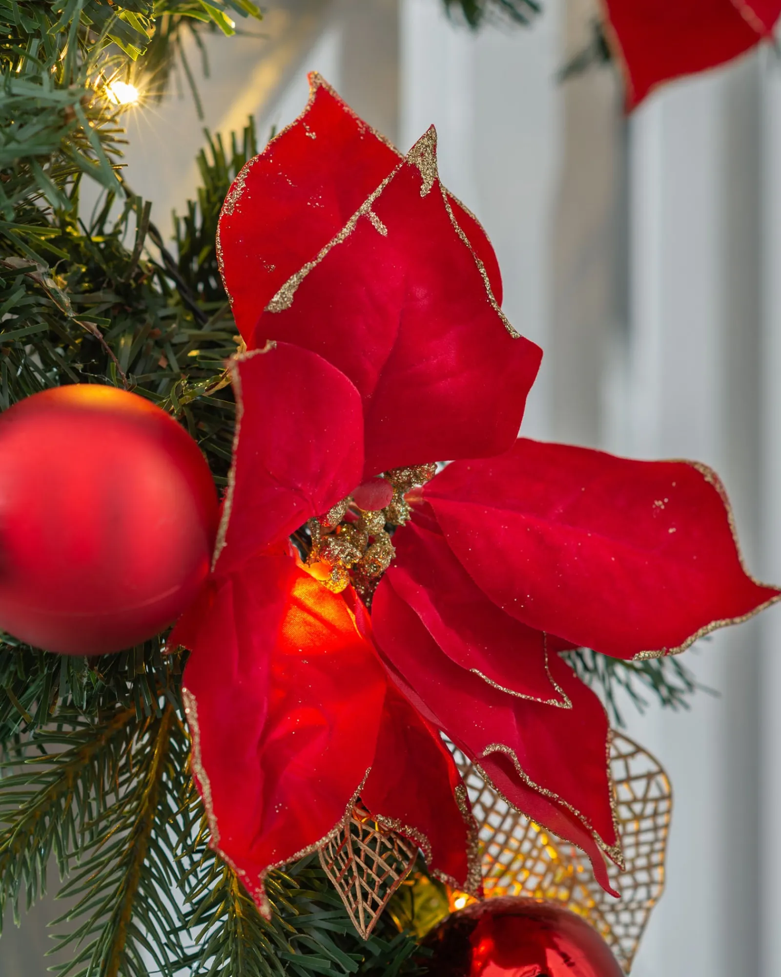 WeRChristmas Pre-Lit Warm White Decorated Garland, Red/Gold, 9 Ft