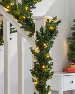 WeRChristmas Pre-Lit Warm White LEDs Garland, 9 Ft