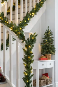 WeRChristmas Pre-Lit Warm White LEDs Garland, 9 Ft
