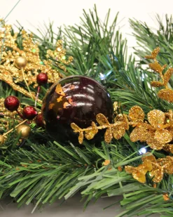 WeRChristmas Pre-Lit Wreath, Red/Gold, 60 Cm